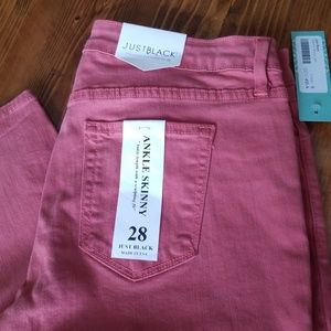 Just Black ankle skinny size 28